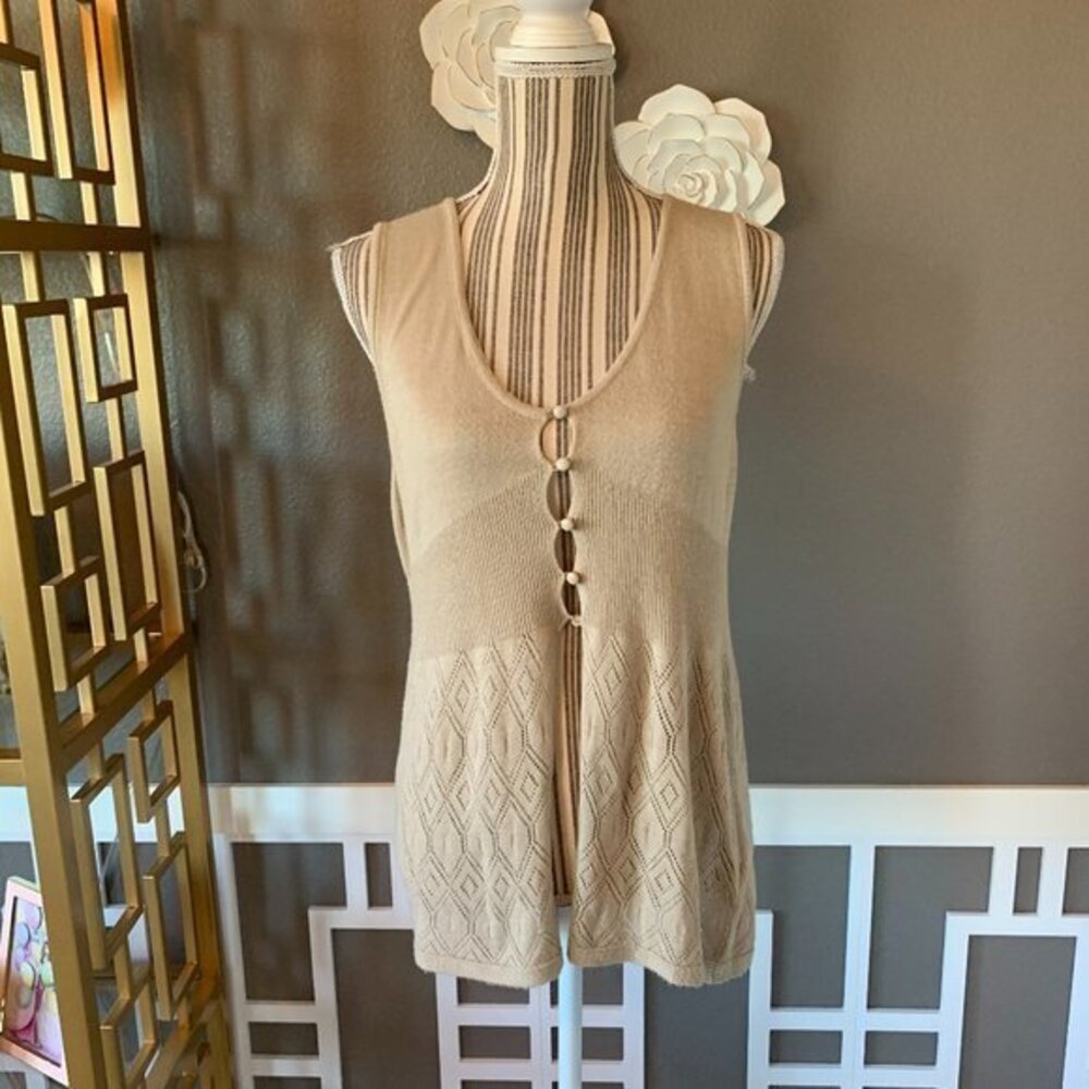 Elegant Beige Sleeveless Cardigan